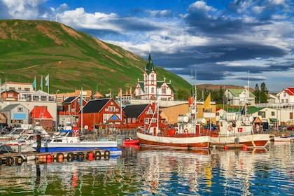 El pequeño pueblo de Húsavík, en el norte de Islandia, donde viven los protagonistas de la película