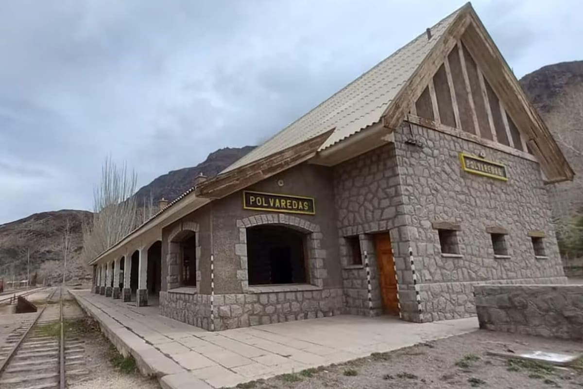 Thiếu niên bị đâm chết trong vụ ẩu đả giữa hai gia đình tại thị trấn nhỏ Mendoza (Ảnh: Mendoza)