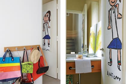 El perchero a la altura de los chicos los invita a organizar y manejar con soltura sus propias cosas. La toalla de hilo y los jabones del toilette de Claudia Adorno.