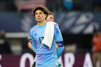 El periodista Álvaro Morales apuntó contra Guillermo Ochoa y dijo que "es un peligro para la selección de México"