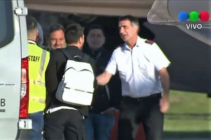 El periodista Antonio Laje piloteó el avión de Messi