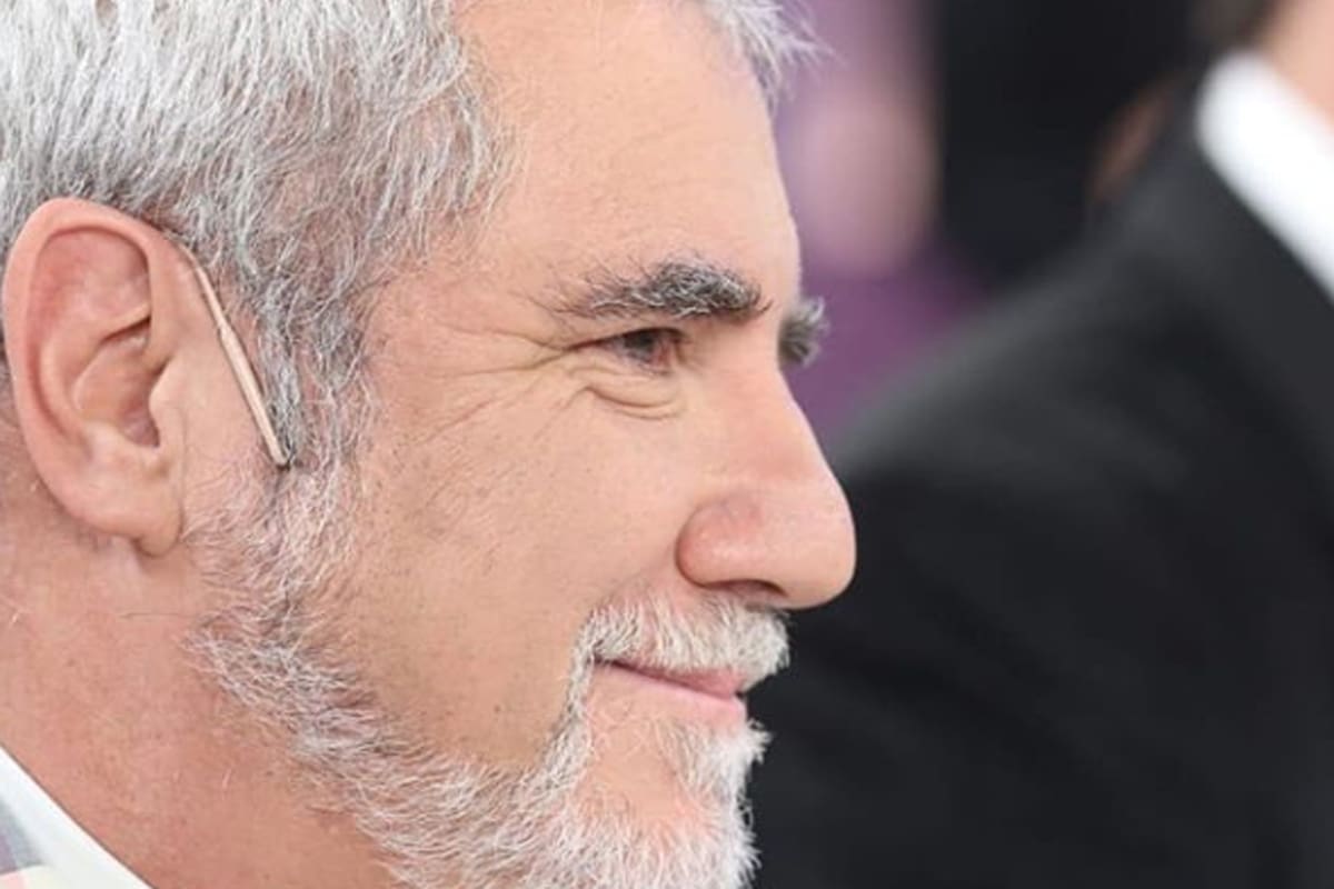 El periodista compartió en Twitter algunos de los insultos que recibe por criticar al gobierno.