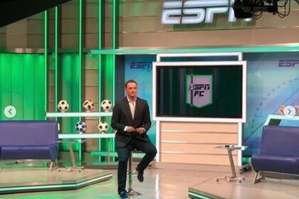 El periodista contó en redes sociales la noticia de su desvinculación