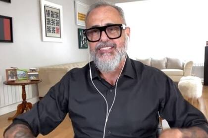 El periodista criticó duro a la comunicadora hoy radicada en el extranjero por "crear pánico" en la sociedad argentina.