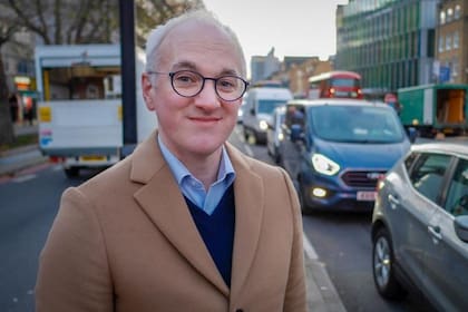 El periodista de la BBC James Gallagher se ha convertido en una de las primeras personas en el mundo en ver directamente los efectos de la contaminación del aire en su cuerpo.