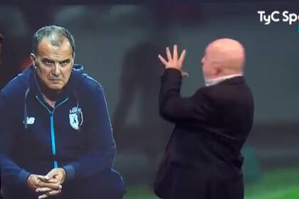 El periodista de Superfútbol Horacio Pagani emitió un gesto de desaprobación tras la aparición en pantalla del "Loco".