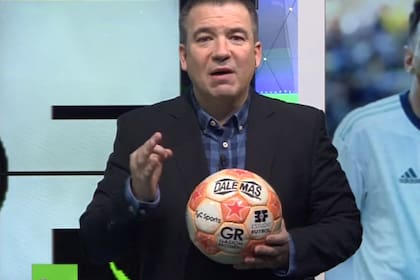 El periodista deportivo habló de "raza negra"