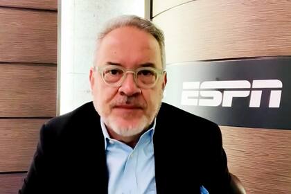 El periodista deportivo Luis Álvarez anunció que deja por un tiempo ESPN para tratar el cáncer de próstata