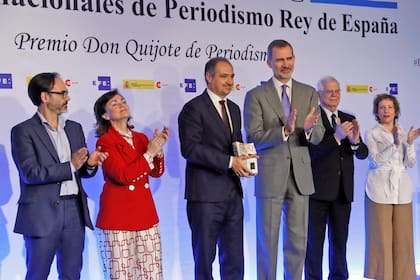El periodista Diego Cabot recibió el Premio Rey de España por "Los cuadernos de las coimas"
