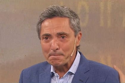 El periodista Edgardo Alfano no pudo contener las lágrimas al hablar del reencuentro con su hijo