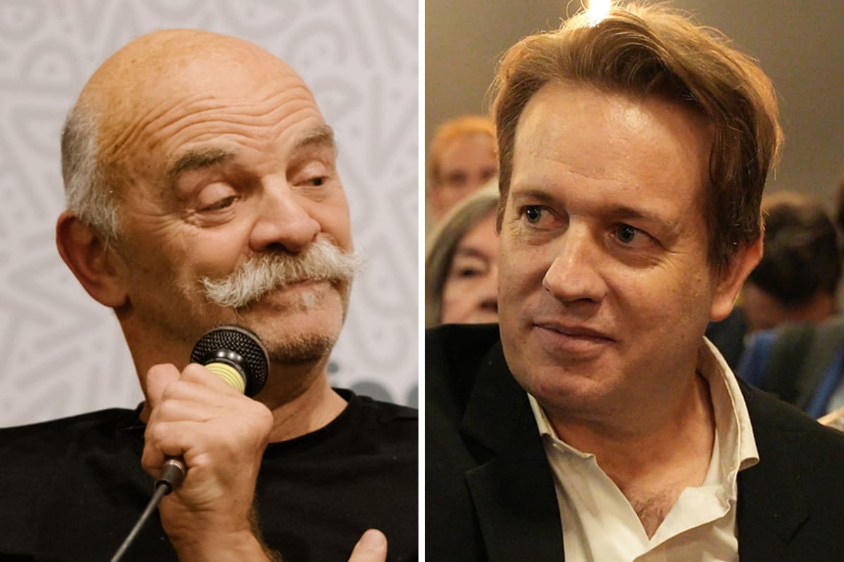 El periodista Martín Caparrós junto al autor de la biografía de Javier Milei, Nicolás Márquez