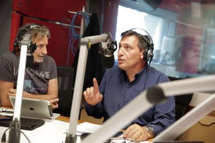 El periodista que relata historias delictivas desde el aire de Pop Radio, habló con LA NACION sobre su faceta más descontracturada y sobre el suceso de los policiales en los medios