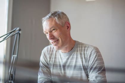 El periodista será reemplazado por Oscar González Oro