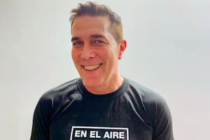 El periodista y conductor de Telefe Noticias recurrió al baúl familiar de los recuerdos y mostró una foto de su infancia