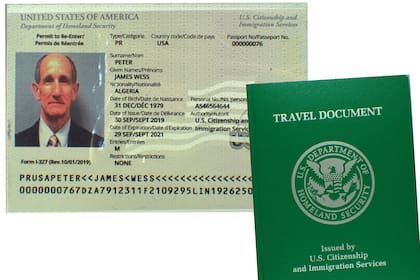 El Permiso de Reingreso es un documento de viaje similar a un pasaporte