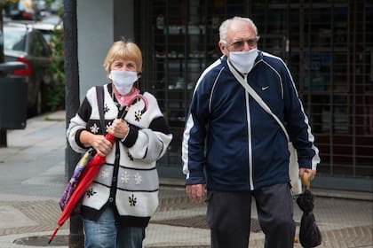 El permiso deberá tramitarse para salir a comprar medicamentos, alimentos y pagar servicios en locales habilitados