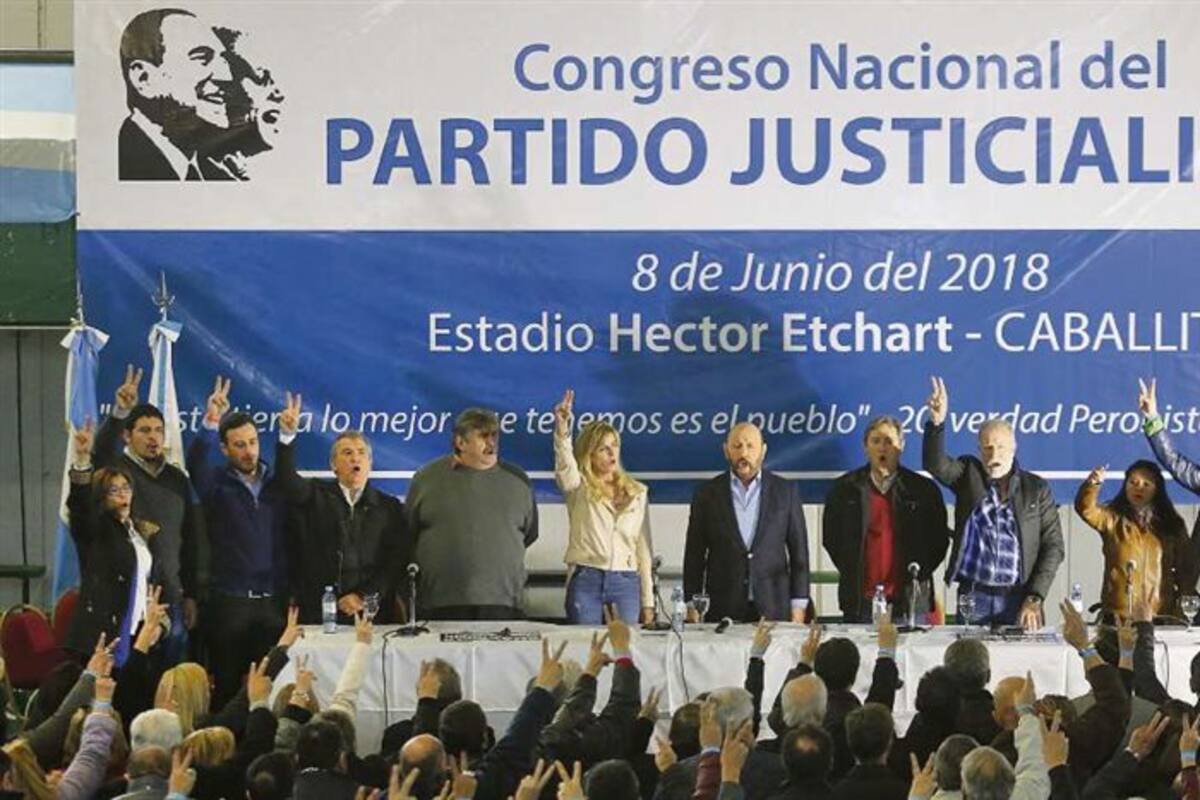 El peronismo más kirchnerista se reunió en el microestadio de Ferro y dijo tener las "puertas abiertas"