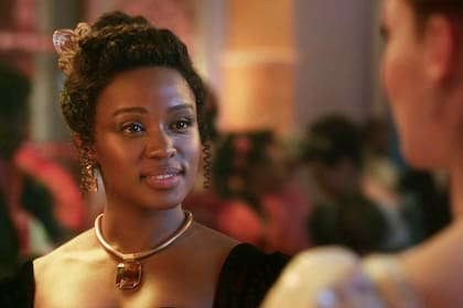 El personaje aparece en los últimos episodios de la serie de Netflix y se relaciona con la historia romántica de Francesca Bridgerton y el conde de Killmartin, John Stirling