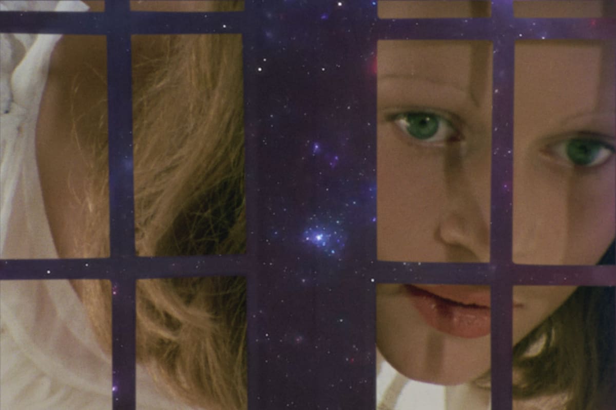 El personaje de Alicia, interpretado por Mónica Vont Reust en una escena del largometraje