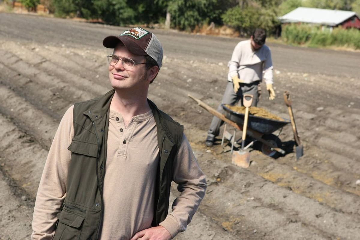 El personaje de la serie The Office Dwight Schrute trabaja en ventas de una compañía, pero donde se siente feliz es en su granja