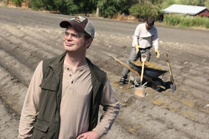 El personaje de la serie The Office Dwight Schrute trabaja en ventas de una compañía, pero donde se siente feliz es en su granja