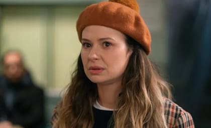 El personaje de Rachel Williams fue interpretado por Katie Lowes en Inventando a Anna.