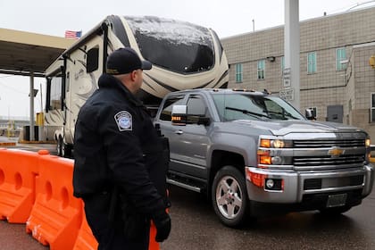 El personal de la CBP en todos los puertos de entrada de EE. UU. detendrá los envíos de neumáticos fabricados en Serbia