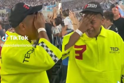 El personal de seguridad que se emocionó en el encuentro entre Argentina - Panamá