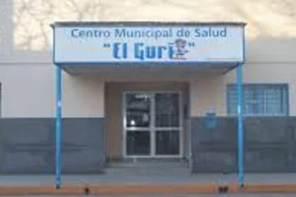 El personal médico de guardia inició maniobras de reanimación cardiopulmonar (RCP) pero no pudieron restablecer sus signos vitales y falleció a causa de un paro cardiorrespiratorio.