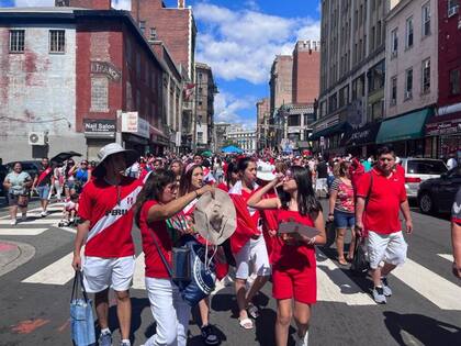 El Peruvian Parade de 2023 convocó a mas de 12.000 peruanos