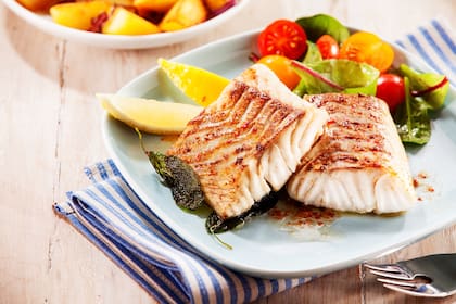 El pescado es una buena opción para las comidas principales