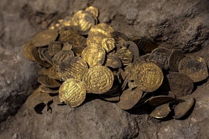 El peso del total de las monedas es de 845 gramos y alcanzaba para comprar una casa de lujo en el califato