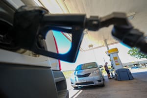 Qué pasa con el precio del petróleo tras la frágil tregua entre Irán y Estados Unidos