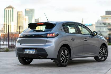 El Peugeot 208 desplazó al Fiat Cronos del primer lugar en las ventas en junio