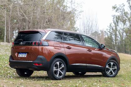 El Peugeot 5008 con motor diésel que le permite un bajo consumo de combustible.