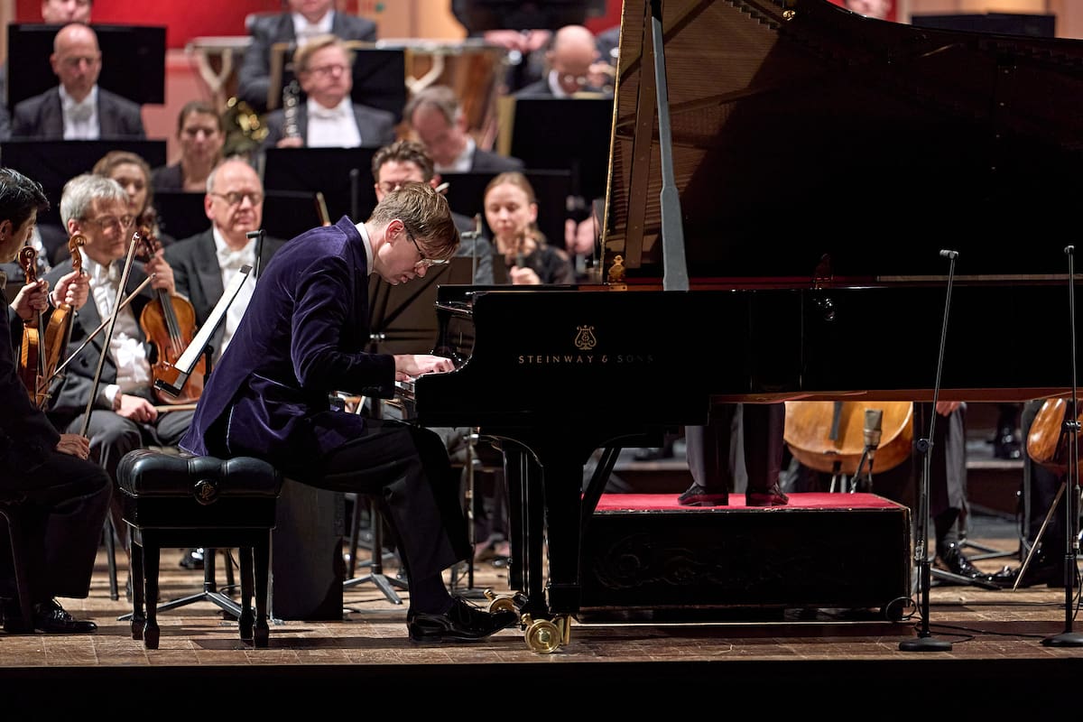 El pianista Víkingur Ólafsson, junto a Orquesta Filarmónica de Berlín