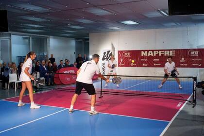 El pickleball gana adeptos y es más económico para los dueños de los clubes