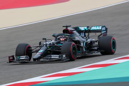 Lewis Hamilton logró su 10ª pole en 15 carreras disputadas en 2020