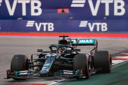 El piloto británico de Mercedes, Lewis Hamilton, busca hacer más historias