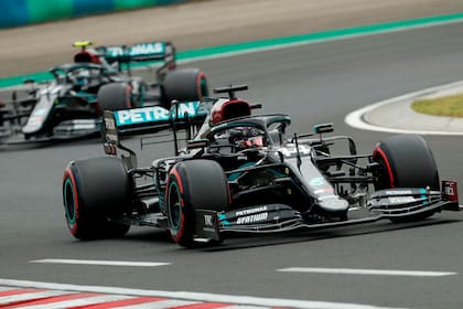 El piloto de Mercedes Lewis Hamilton logró la nonagésima pole de su carrera