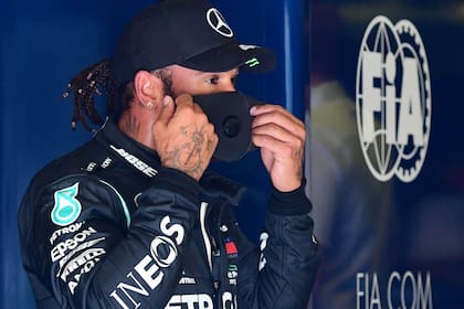 Lewis Hamilton partirá desde la pole position el domingo por el Gran Premio de Italia de Fórmula 1 en Monza.