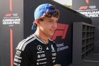 Antonelli busca consolidar su liderato de la F1 en Bakú, un año después del derrumbe de Piastri