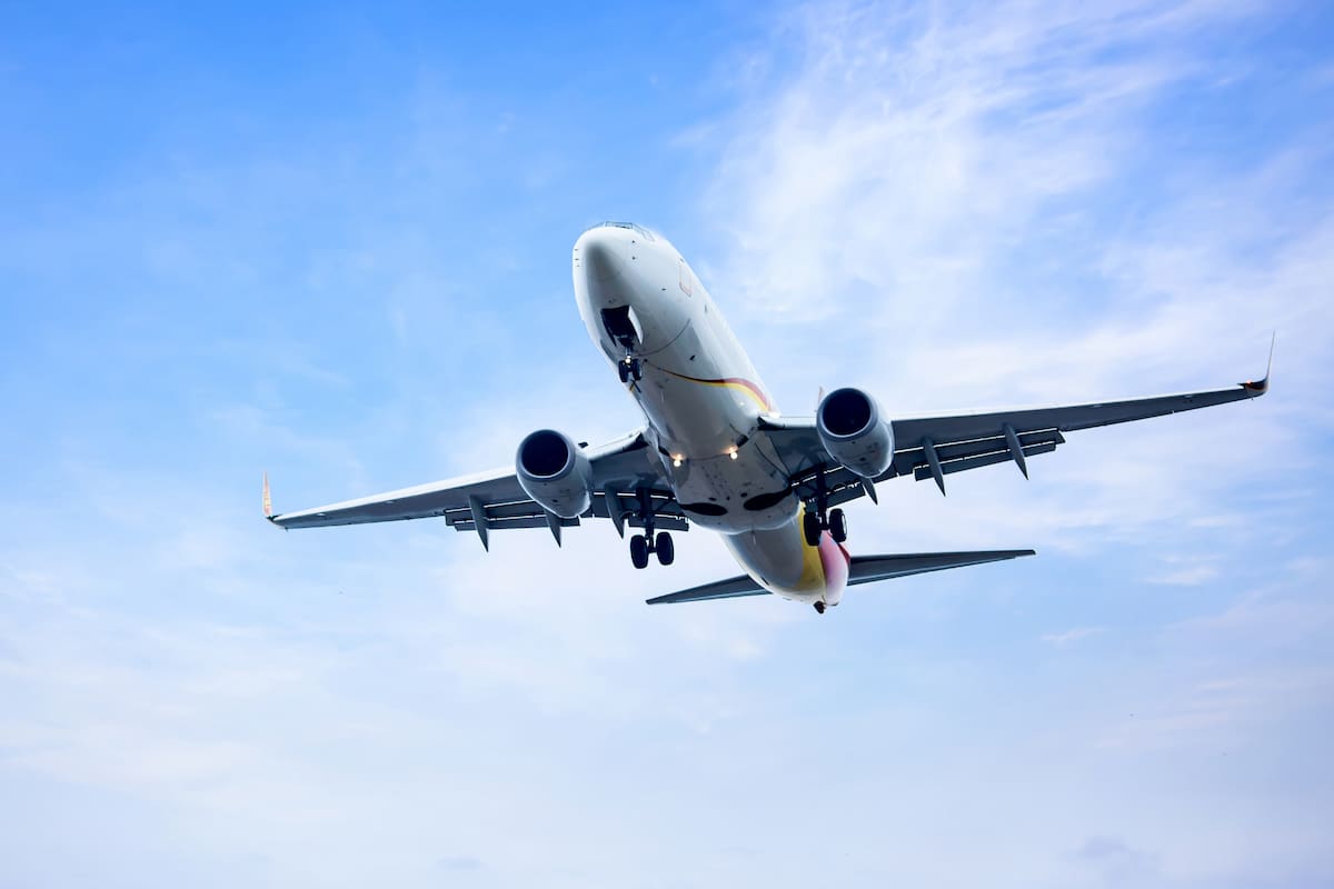 El piloto despegó de Tennessee con destino a Long Island, voló dos horas solo, sin responder a las instrucciones, y se estrelló en Virginia