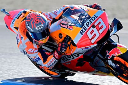 El piloto español de Repsol Honda Team, Marc Márquez, participa en la tercera sesión de entrenamientos libres de MotoGP del Gran Premio de Andalucía en la pista de Jerez en Jerez de la Frontera