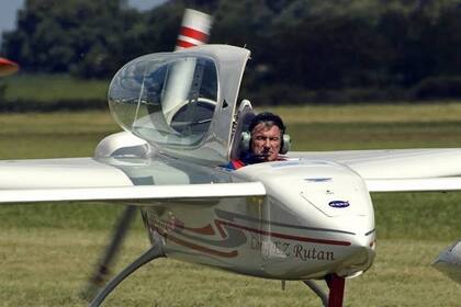 El piloto fallecido fue identificado como Aldo Nicola, de 74 años
