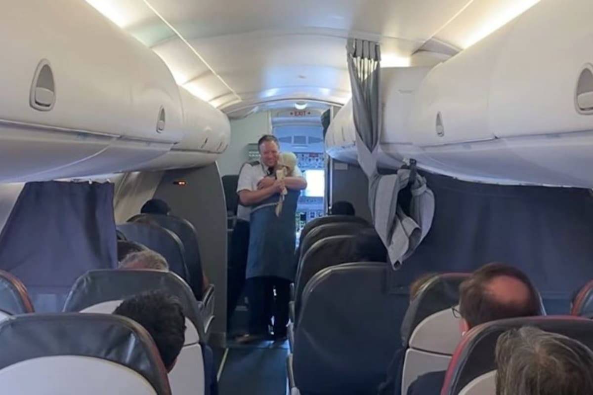 El piloto Justin Shurtz organizó una emotiva sorpresa para su abuela Carolyn, quien lo crió en Memphis y viajaba por primera vez a visitarlo