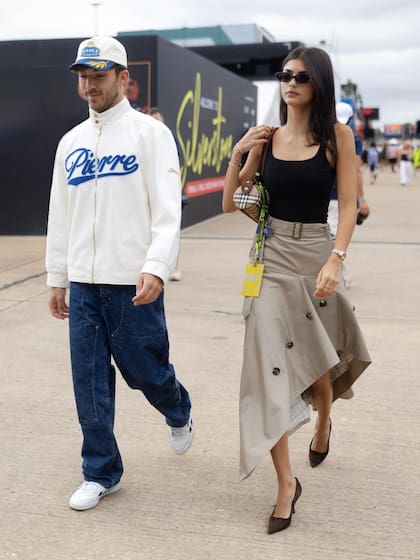 El piloto Pierre Gasly estuvo bien custodiado por su pareja, Francisca "Kika" Cerqueira Gomes