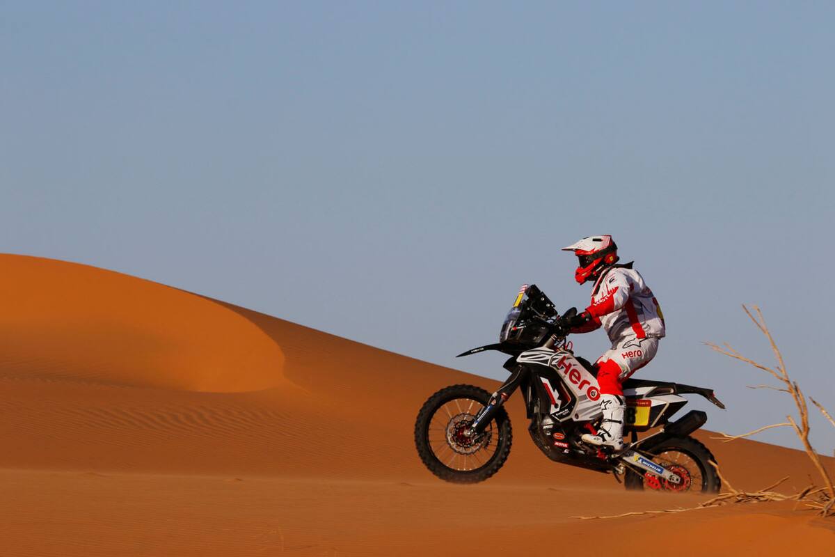 El piloto, segundo en la edición de 2015 y que disputaba su 13º Dakar, se cayó en el km 276 de la especial