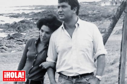 El piloto y Graciela Borges, con quien se casó en segundas nupcias en 1966, durante un paseo por la playa