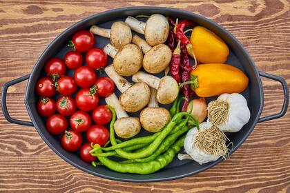El pimiento es una hortaliza repleta de nutrientes y con bajas calorías, que aporta muchos beneficios al organismo